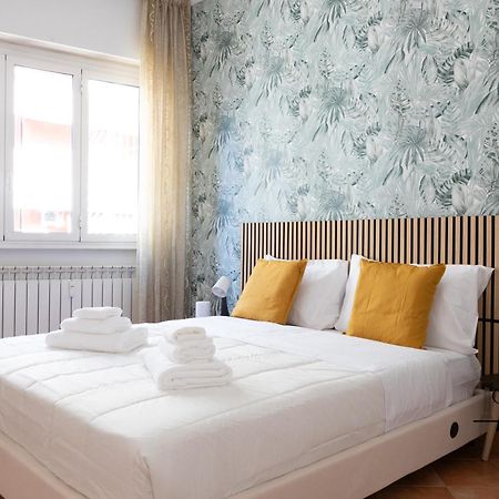Caput Mundi Rooms - 100Mt To Metro A, Terrace, A-C, 15 Min To Center Rome Buitenkant foto